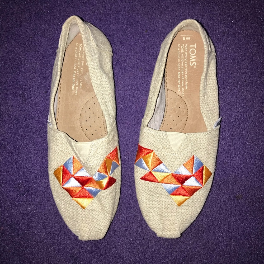 Toms print shoes